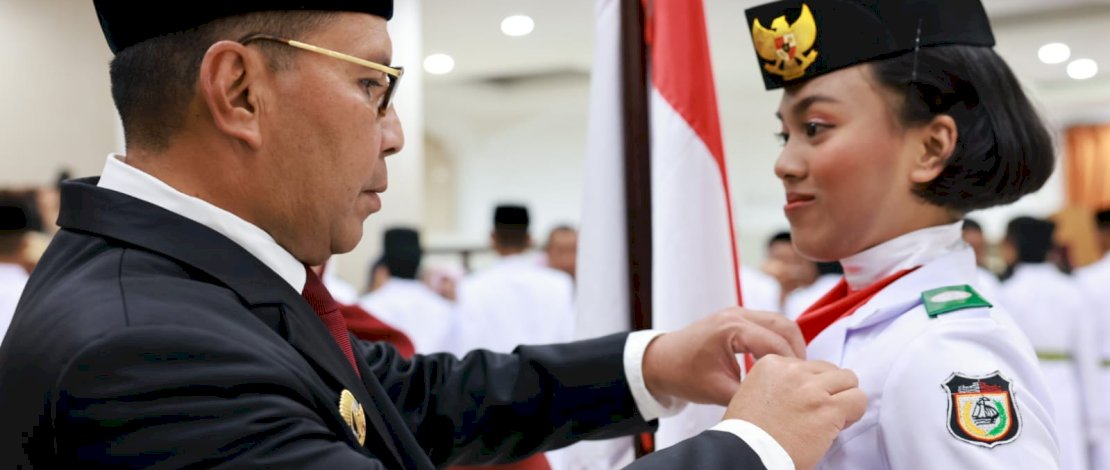Wali Kota Makassar Kukuhkan Paskibraka dan Sampaikan Pesan Istimewa Wali Kota Makassar Kukuhkan Paskibraka dan Sampaikan Pesan Istimewa
