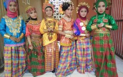 Meraup Kesuksesan di Saat Momentum Perayaan HUT RI: Penyewaan Baju Bodo dan Kostum Profesi di Makassar