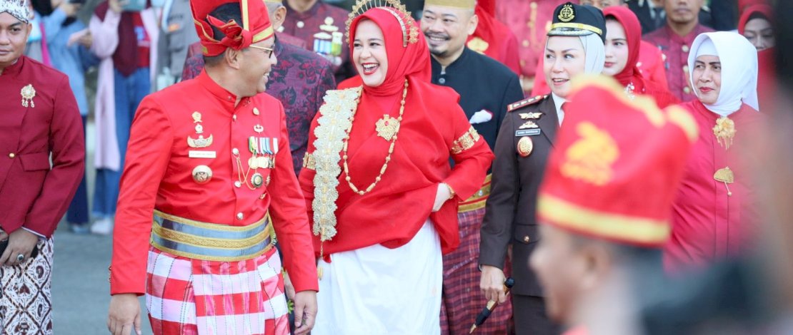 Wakil Wali Kota Makassar, Fatmawati Rusdi turut hadiri upacara pengibaran bendera merah putih, 17 Agustus 2023, yang digelar di anjungan pantai losari. Wakil Wali Kota Makassar, Fatmawati Rusdi turut hadiri upacara pengibaran bendera merah putih, 17 Agustus 2023, yang digelar di anjungan pantai losari.