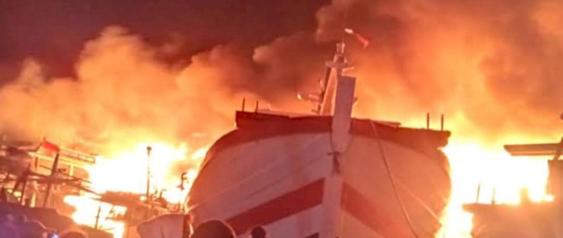 Kebakaran di Pelabuhan Tegal Sari Masih Berlanjut Setelah 4 Hari, 63 Kapal Hangus Terbakar