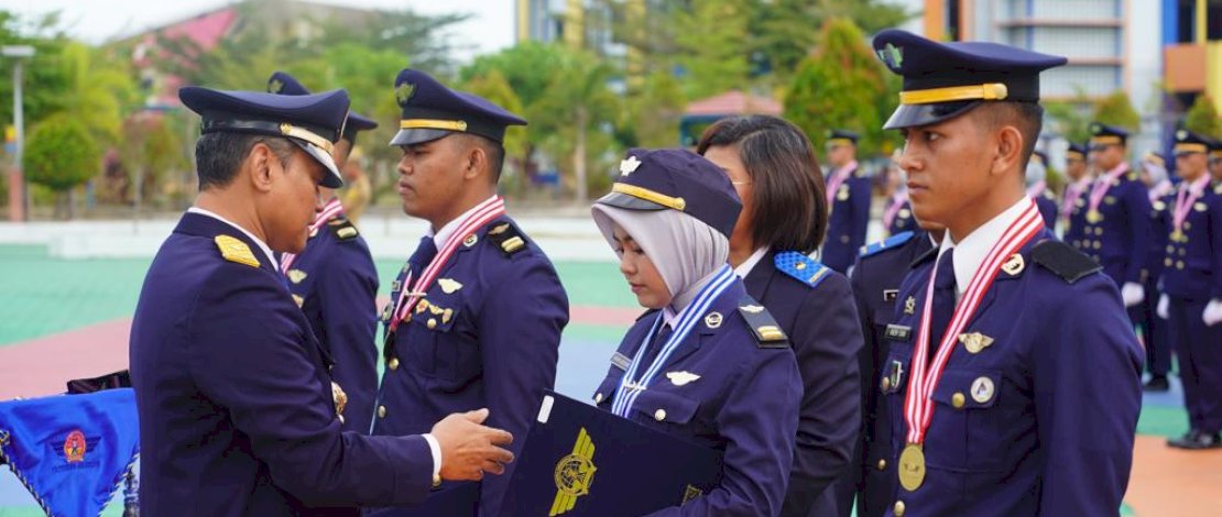 Upacara Wisuda Perwira Transportasi di Politeknik Penerbangan Makassar tahun 2023. 142 taruna dari berbagai program studi telah resmi menjadi perwira transportasi. 