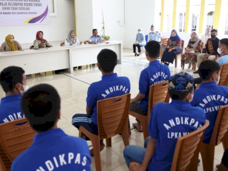 BKKBN Sulsel Lakukan Pembinaan Kesehatan Reproduksi Bagi Remaja Kelompok Resiko Tinggi