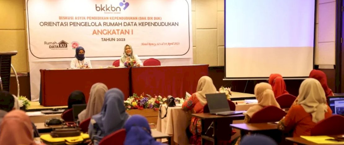 Badan Kependudukan dan Keluarga Berencana (BKKBN) Sulsel gelar orientasi Rumah Data Kependudukan (RDK) Angkatan I untuk meningkatkan kualitas data di Kampung KB.
Badan Kependudukan dan Keluarga Berencana (BKKBN) Sulsel gelar orientasi Rumah Data Kependudukan (RDK) Angkatan I untuk meningkatkan kualitas data di Kampung KB.