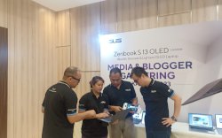 Media Gathering di Makassar, ASUS  Kenalkan Laptop Paling Tipis dan Console Portabel Game Tertangguh  di Dunia