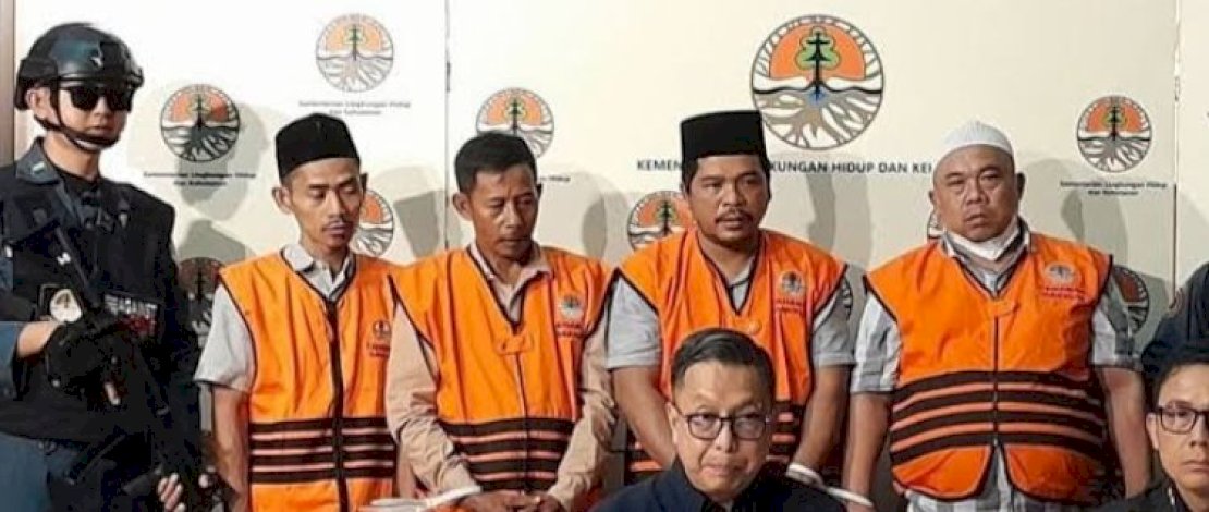 Empat tersangka terkait pembakaran limbah elektronik ilegal yang menjadi salah satu penyebab serius kerusakan lingkungan dan pencemaran udara di wilayah Tangerang, Banten. Empat tersangka terkait pembakaran limbah elektronik ilegal yang menjadi salah satu penyebab serius kerusakan lingkungan dan pencemaran udara di wilayah Tangerang, Banten.