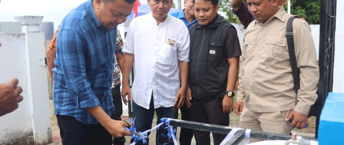 Bupati Kepulauan Selayar Muh Basli Ali meresmikan dan melakukan serah terima sarana air minum yang dibangun melalui program Penyediaan Air Minum dan Sanitasi Berbasis Masyarakat (Pamsimas) di Desa Bontoborusu, Kecamatan Bontoharu, Kamis, 24 Agustus 2023.