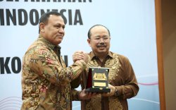 Curiga Ada Mafia PKPU di Pengadilan, KY Minta KPK Turun Tangan