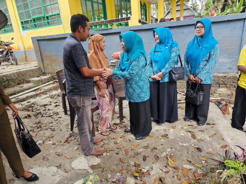 TP PKK Kepulauan Selayar Salurkan Bantuan Korban Kebakaran di Rakrak