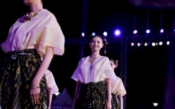 Desainer Lokal dan Internasional Bersatu di Panggung Fashion Show  F8 Makassar 