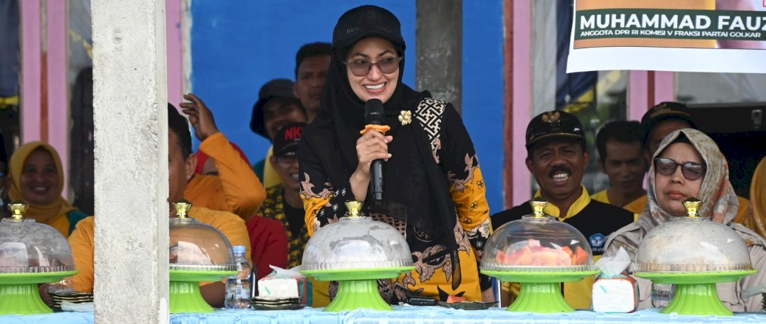 Bupati Luwu Utara, Indah Putri Indriani, membuka turnamen kasti se Kecamatan Malangke, dalam memperebutkan piala Muhammad Fauzi Cup Tahun 2023. 