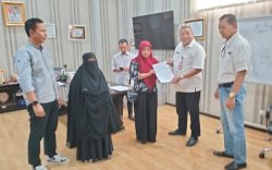 Gubernur Sulsel Serahkan Santunan Kematian Kepada Ahli Waris Korban Longsor di Jeneponto dan Maros 