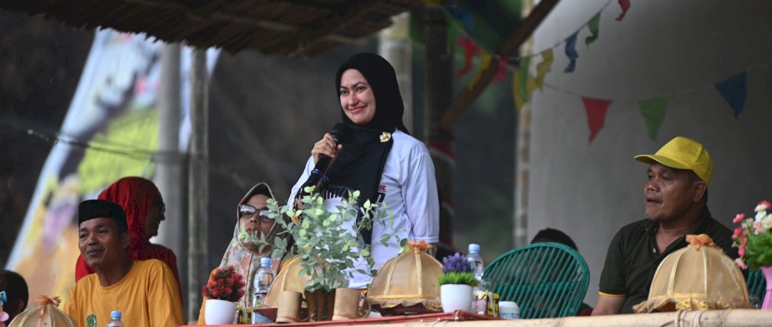 Bupati Luwu Utara, Indah Putri Indriani, membuka Mini Soccer Sumillin Cup I resmi digelar.
