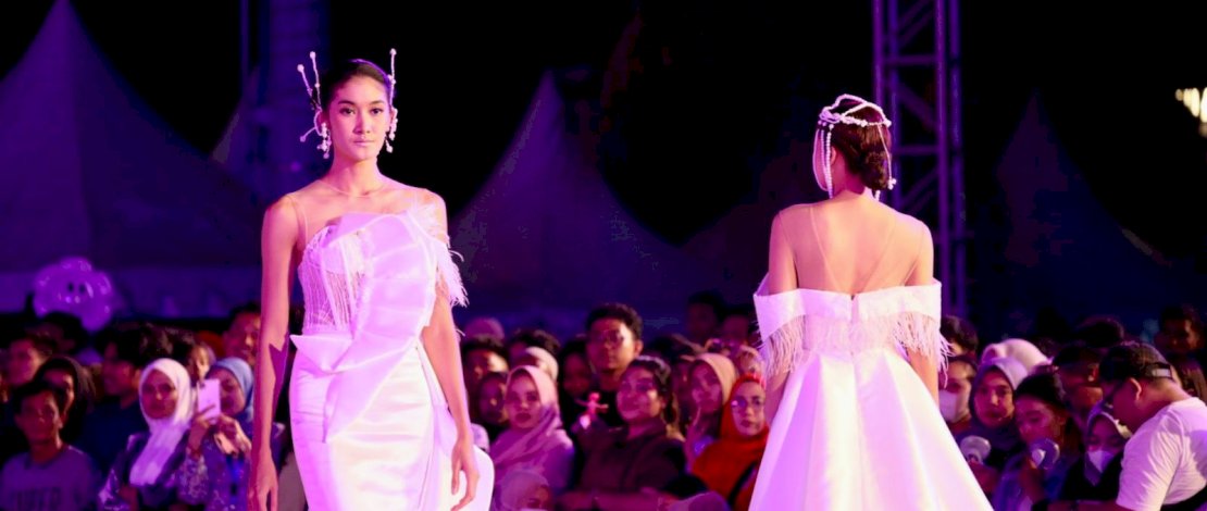 Desainer Vietnam Hadirkan Koleksi Dress Elegan di Festival F8 Makassar