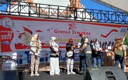 Meriahkan HUT Kemerdekaan, IKA Smandel Angkatan 98 Gelar Jalan Santai