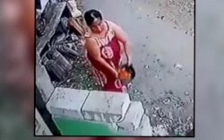 Baru Keluar Dipenjara , Penyiram Air Kencing ke Rumah Tetangga Kembali Berulah