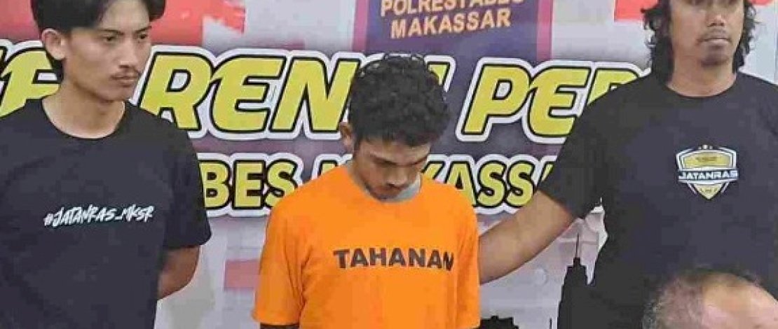 Polisi menangkap perampok yang merampas sejumlah barang dagangan dalam sebuah toko kelontong di Jalan Singa, Makassar.