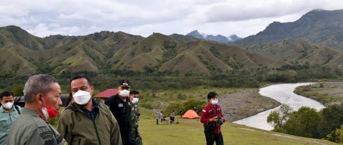 Gubernur Sulsel Andi Sudirman Sulaiman saat berkunjung ke Ollon.