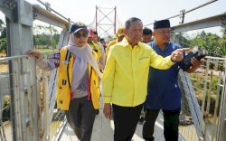 Buka Akses Desa Terisolir, Hamka B Kady Resmikan Jembatan Gantung Pammukkulu di Takalar