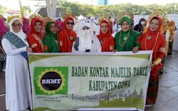 BKMT Kabupaten Gowa Juara 1 Lomba Parade Rabbana Tingkat Provinsi 