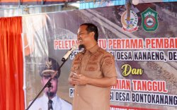 Gubernur Sulsel Letakkan Batu Pertama Tanggul Penahan Abrasi Pantai Takalar