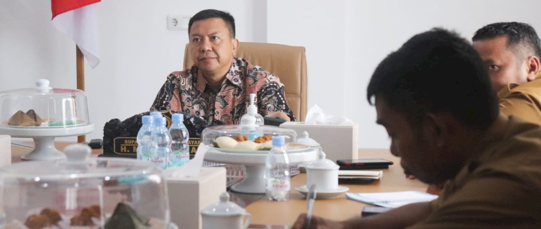 Bupati Kepulauan Selayar Muh Basli Ali mengikuti rapat dalam rangka pelaksanaan Strategi Nasional Pencegahan Korupsi (Stranas PK) Sektor Bantuan Sosial, Selasa, 5 September 2023.