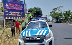 Satlantas Polres Gowa Sebar Spanduk Himbauan Tertib Lalulintas