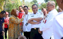 Danny Pomanto Dampingi Mensos Tri Rismaharini Tinjau Sentra Wirajaya Makassar