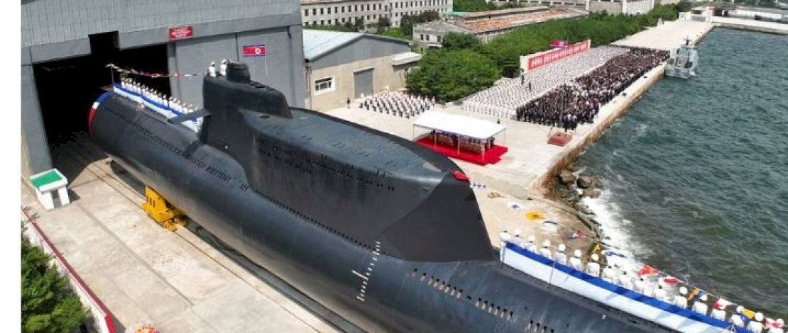 Penampakan kapal selam nuklir korea utara