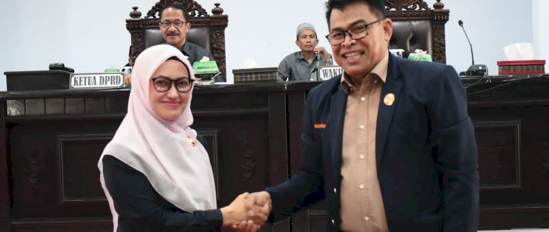 Bupati Indah Hadiri Rapat Paripurna DPRD Lutra Terkait Ranperda Pajak dan Retribusi