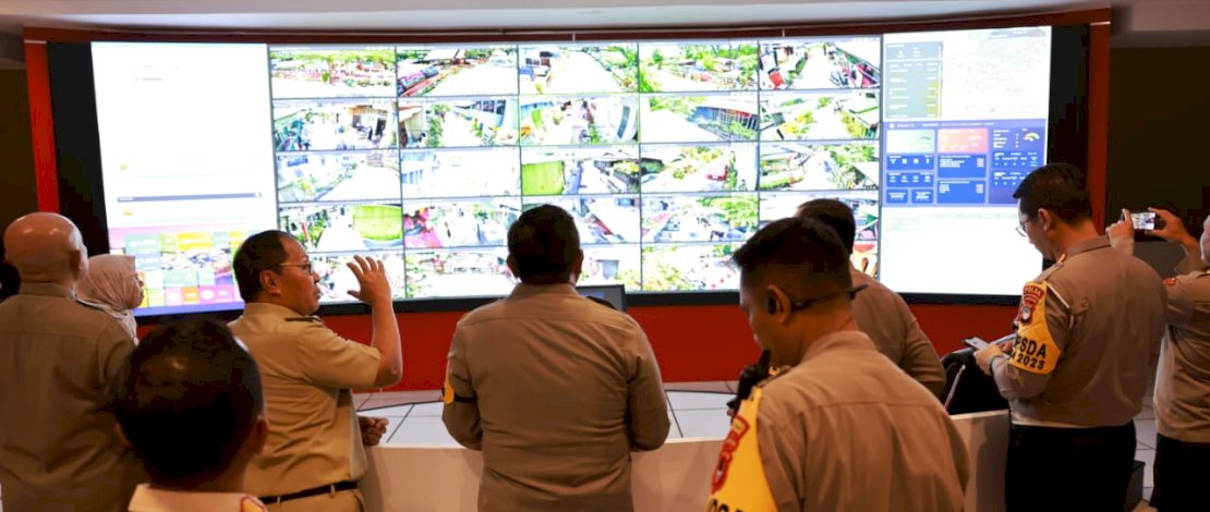 Kapolda Sulsel Puji Danny Pomanto Pasang Ribuan CCTV di Makassar Kapolda Sulsel Puji Danny Pomanto Pasang Ribuan CCTV di Makassar