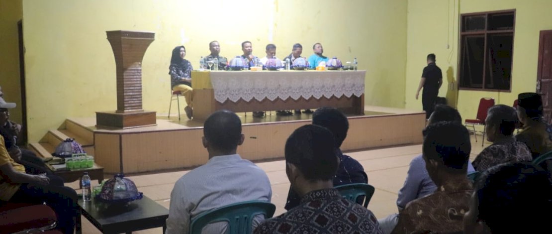 Bupati Kepulauan Selayar Muh Basli Ali memperingatkan para Tenaga Kesehatan (Nakes) dan Tenaga Pendidik untuk tidak percaya, bila ada oknum yang mengaku bisa mendongkrak jabatan di lingkup Pemkab Selayar.