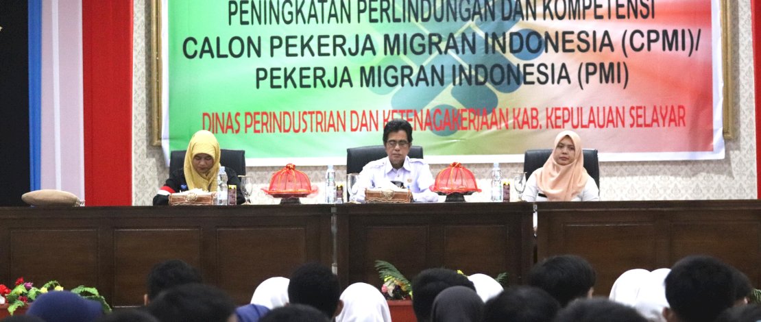 Sosialisasi Peningkatan Perlindungan dan Kompetensi Calon Pekerja Migran (CPMI)/Pekerja Migran Indonesia (PMI) yang dilaksanakan oleh Dinas Perindustrian dan Ketenagakerjaan Kepulauan Selayar, di Ruang Pola Kantor Bupati, Rabu, 13 September 2023. Sosialisasi Peningkatan Perlindungan dan Kompetensi Calon Pekerja Migran (CPMI)/Pekerja Migran Indonesia (PMI) yang dilaksanakan oleh Dinas Perindustrian dan Ketenagakerjaan Kepulauan Selayar, di Ruang Pola Kantor Bupati, Rabu, 13 September 2023.