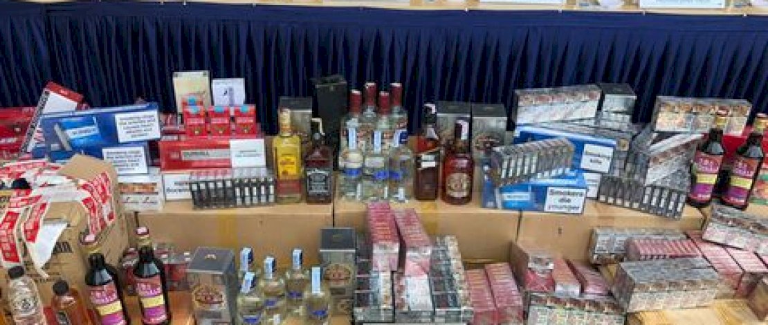 Bea Cukai Musnahkan Ribuan Rokok dan Miras Hasil Jastip Luar Negeri Bea Cukai Musnahkan Ribuan Rokok dan Miras Hasil Jastip Luar Negeri