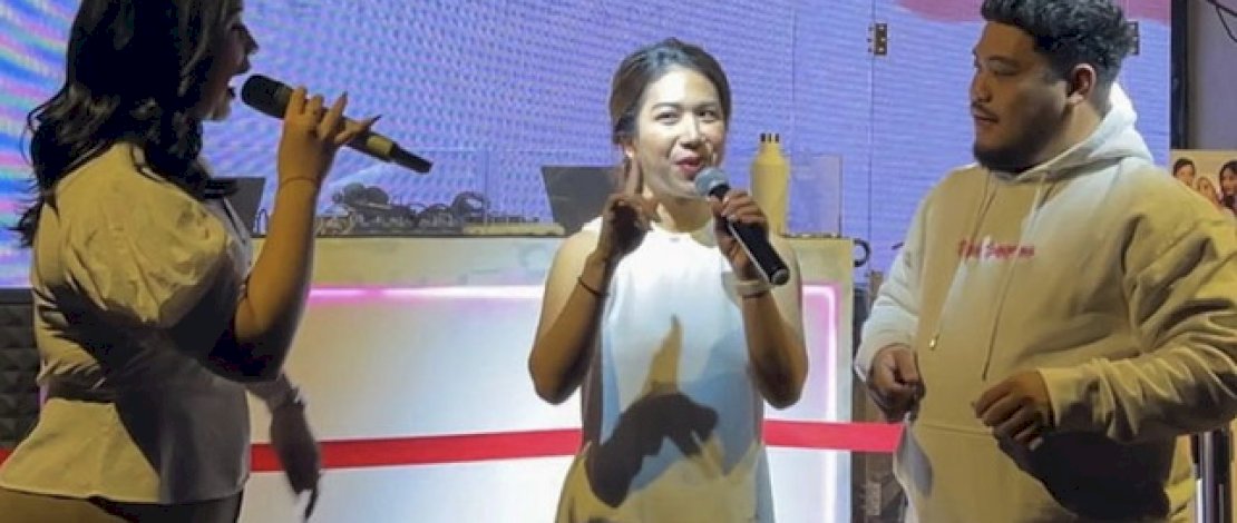 Amanda Syamsuddin (tengah) saat melaunching produk Beauty Bain.