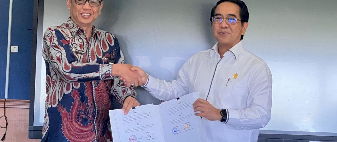 Penandatanganan MoU dan Penyerahan Dokumen Peningkatan Kualitas Penyelenggaraan Pelayanan Publik antara Unhas dan Ombudsman Sulsel.