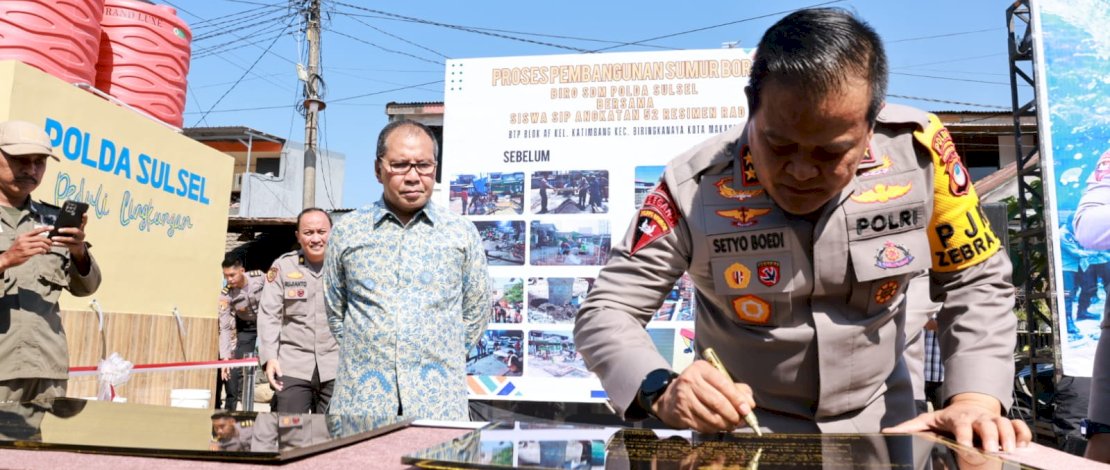 Wali Kota Makassar Moh Ramdhan Pomanto bersama Kapolda Sulsel Irjen Pol Setyo Boedi Moempoeni Harso berkolaborasi menghadirkan sumur bor untuk mengatasi kekeringan di Makassar. Wali Kota Makassar Moh Ramdhan Pomanto bersama Kapolda Sulsel Irjen Pol Setyo Boedi Moempoeni Harso berkolaborasi menghadirkan sumur bor untuk mengatasi kekeringan di Makassar.