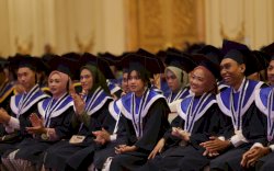 Direktur Baru Poltekpar Makassar Herry Rachmad  Wisuda 410 Wisudawan