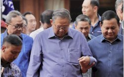 Segan Masukkan SBY ke Tim Pemenangan, Prabowo:&nbsp; Senior ah, Ngarang aja!