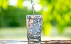 Minum Air Putih di Pagi Hari, Berikut 7 Manfaatnya