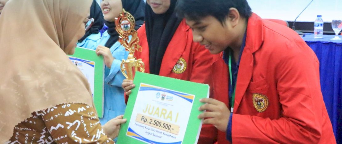 Direktorat Kemahasiswaan dan Penyiapan Karir Universitas Hasanuddin (Unhas) mengumumkan nama-nama pemenang Lomba Karya Tulis Ilmiah Mahasiswa (LKTIM) Nasional Bidang Kemaritiman tahun 2023.