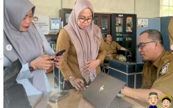 Dukcapil Berhasil Aktivasi IKD Pegawai  di Kantor Dinas Perpustakaan Makassar