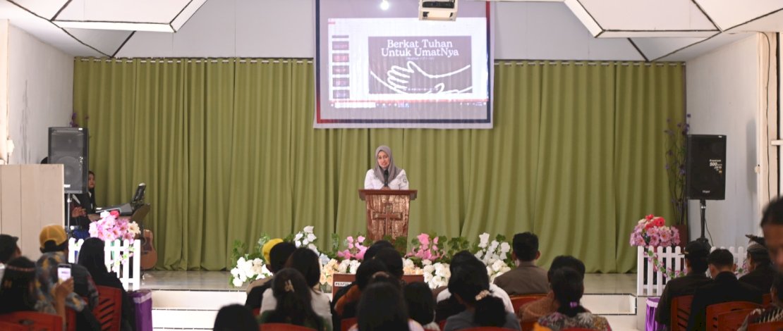 Bupati Luwu Utara, Indah Putri Indriani, meresmikan gedung Gereja Bethel Indonesia, Jemaat Eno, di Dusun Eno Timur, Desa Padang Balua, Kecamatan Seko, Rabu, 20 September 2023. 
