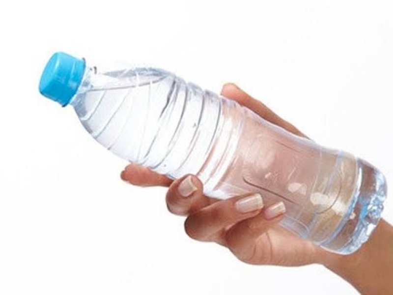Hati-hati! Air Minum Kemasan Salah Satu Penyebab Mikroplastik Tembus ke Otak dan Hati