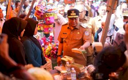 Pj Gubernur Bahtiar Akan Tindak Tegas Pelaku Spekulan Komoditi Pangan