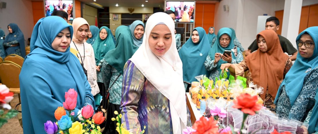 Sofha Marwah Bahtiar selaku Penjabat Ketua TP PKK sekaligus Ketua Dewan Kerajinan Nasional Daerah (Dekranasda) Sulawesi Selatan (Sulsel) melakukan kunjungan kerja ke Kota Parepare.