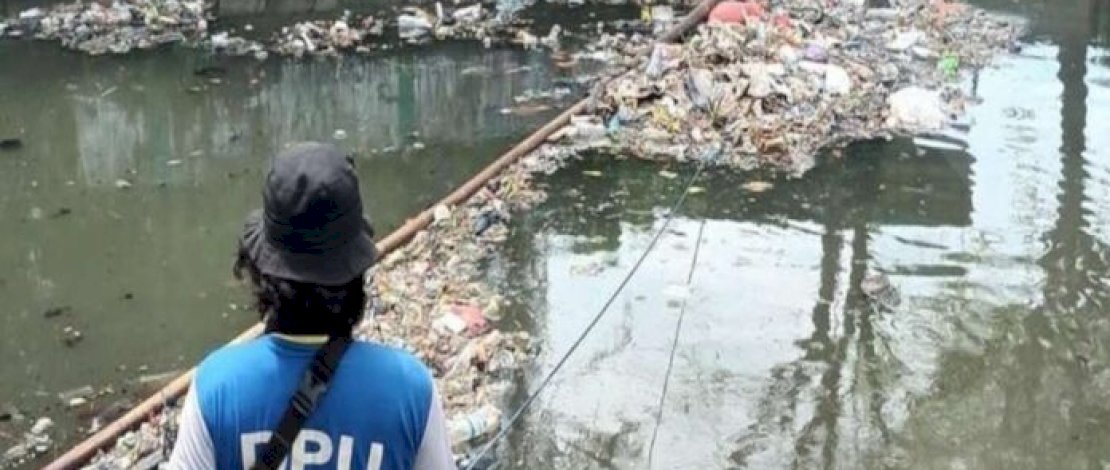 Satgas Drainase Dinas PU Kota Makassar Terus Bersihkan Kanal Al Markaz