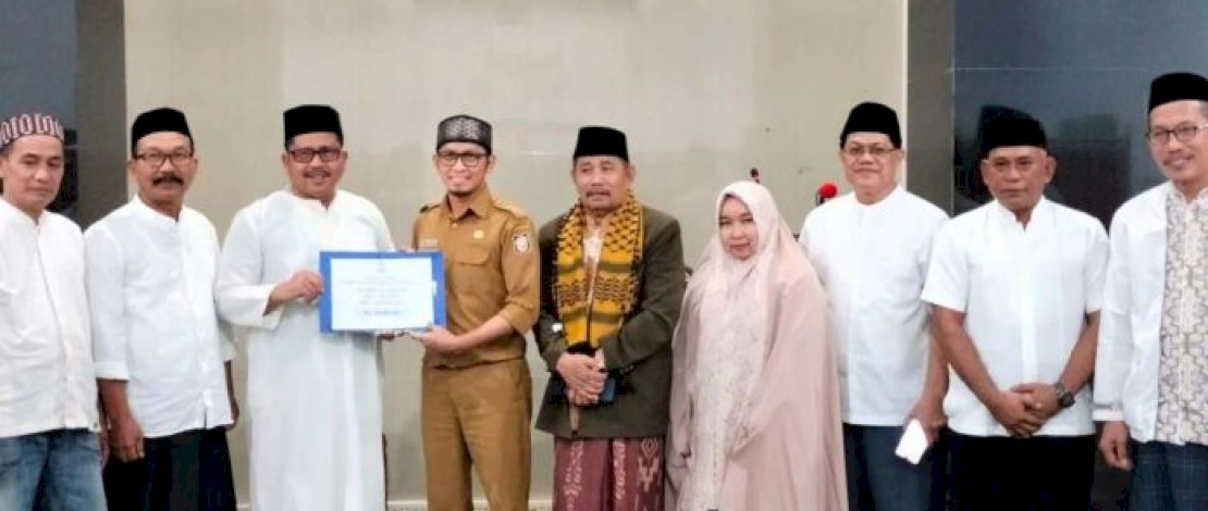 Dinas PU Wakili Pemkot Makassar Salurkan Dana Hibah Rp 100 Juta untuk Pembangunan Masjid Bitowa