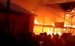 Breaking News : Kebakaran di Desa Lampoko, Polman Hanguskan 6 Rumah