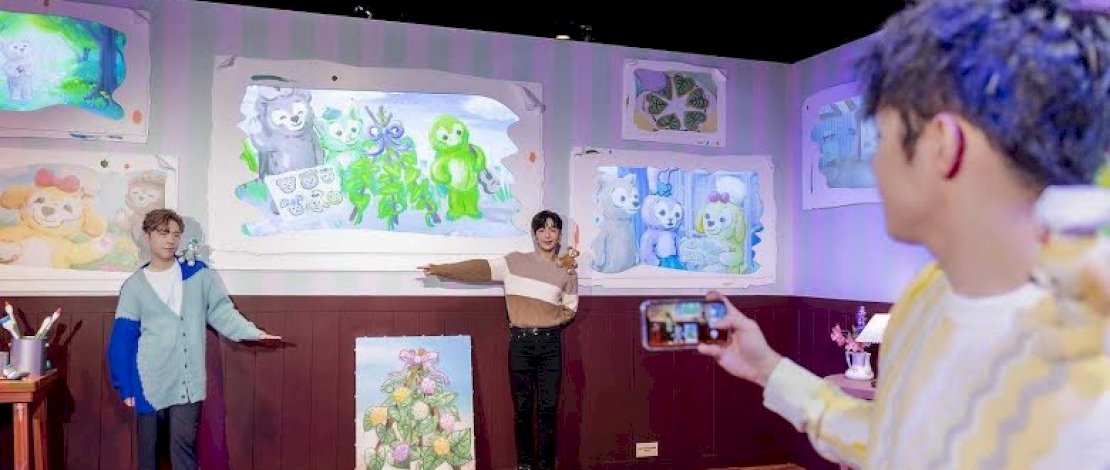 Boyband Ini Sewa Seluruh Disneyland untuk Gelar Fan Meeting Anniversary Debut Mereka
