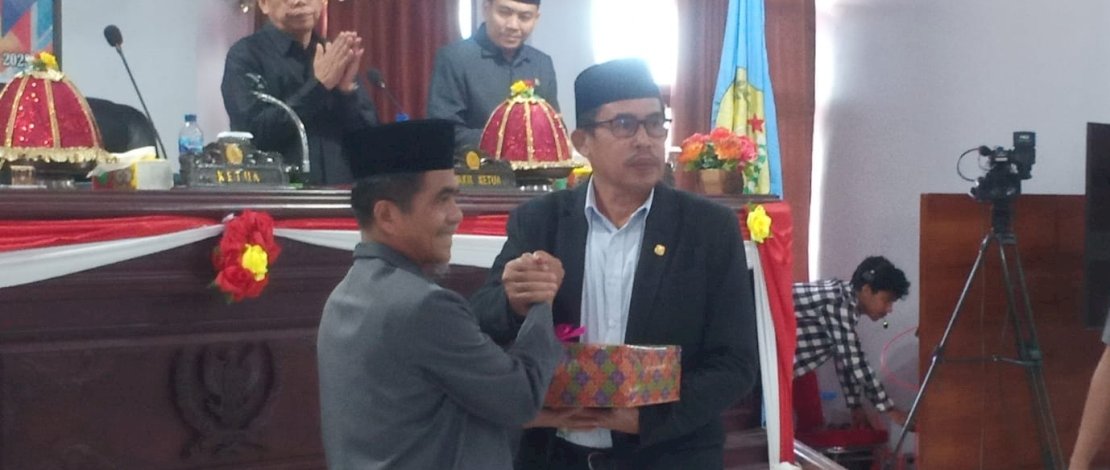 Bupati Kepulauan Selayar, Muh Basli Ali, menyampaikan pendapat akhir atas Rancangan Peraturan Daerah (Ranperda) tentang Perubahan APBD Tahun Anggaran 2023.